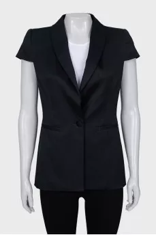 Short sleeve fitted jacket