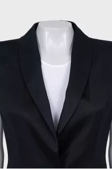 Short sleeve fitted jacket