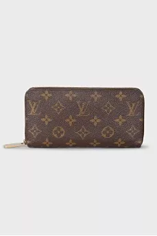 Zip wallet with branded print