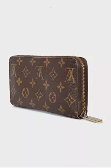 Zip wallet with branded print