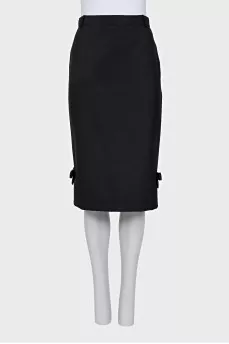 Black skirt with bows