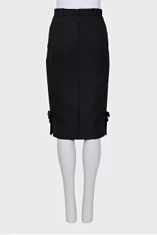 Black skirt with bows
