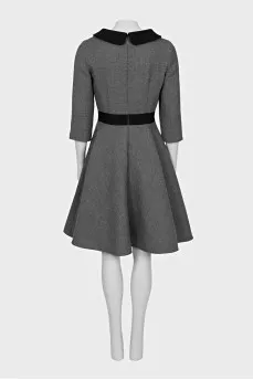 Wool dress with black collar