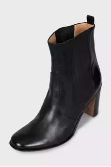 Leather ankle boots with heels without fastening