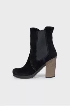 Black ankle boots with zip