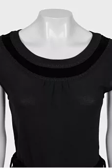 Straight cut dress with velvet trim