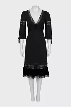 Straight dress with velvet trim and lace
