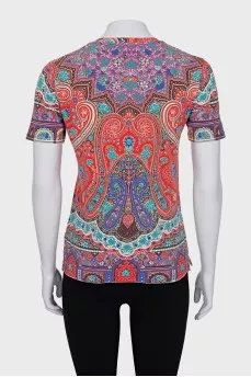 Straight T-shirt with a bright print