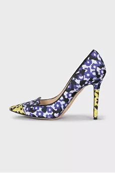 Textile pumps with a bright print