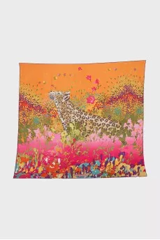 Silk scarf in a bright print with a tag