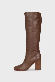 Insulated brown boots