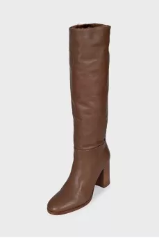 Insulated brown boots