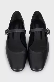Leather ballet flats with a strap