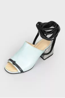 Peppermint sandals and lacing