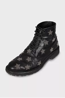 Leather boots with star print