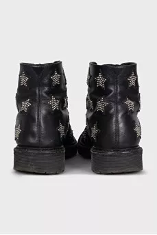 Leather boots with star print