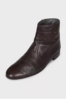 Men's brown boots with a zipper