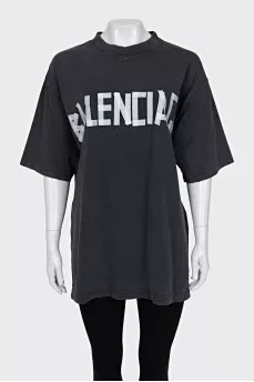 Straight-cut T-shirt with logo