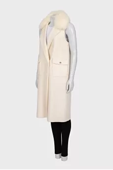 Wool vest with a fur collar