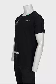 Men's T-shirt with pink print on the back