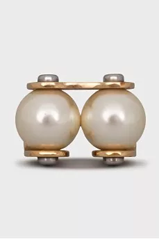 Gold ring with pearls