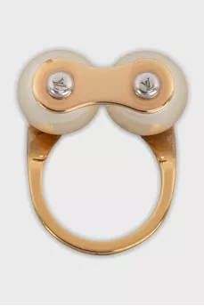 Gold ring with pearls