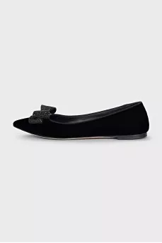 Velvet ballet flats decorated with bows