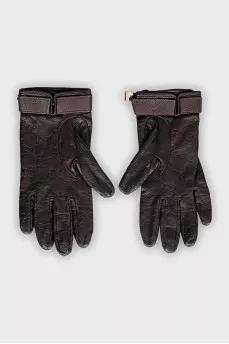 Leather gloves with branded embossing