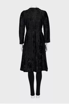 Fitted coat with hooks