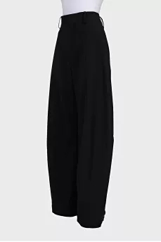 Wide-leg black trousers