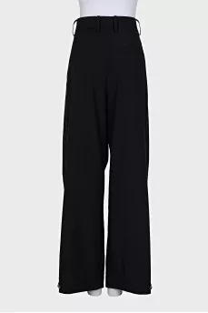 Wide-leg black trousers