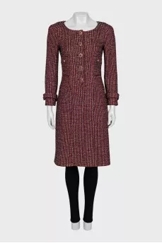 Fitted dress with a round collar