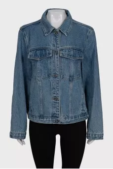 Denim jacket with embroidery on the sleeves