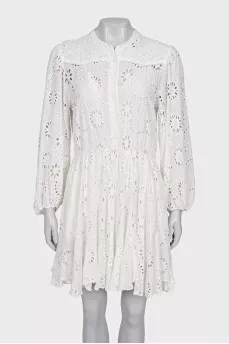 Fitted dress with perforated buttons