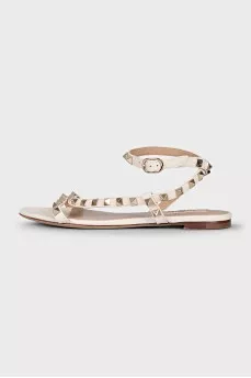 Leather sandals decorated with studs