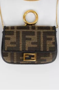 Micro bag in the logo on the chain