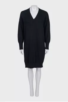 Dress with a branded logo on the back