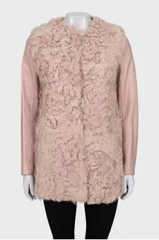 Straight-cut coat made of fur and leather