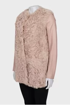 Straight-cut coat made of fur and leather