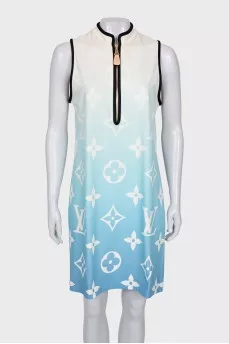 Straight dress with a front zipper