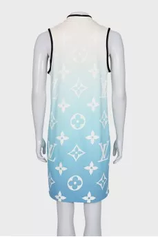 Straight dress with a front zipper