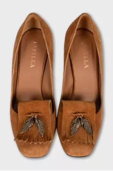Suede shoes with metallic decor