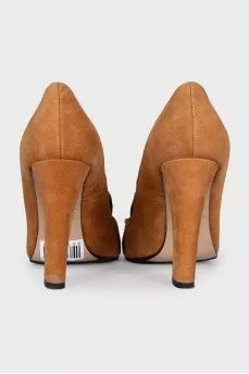 Suede shoes with metallic decor