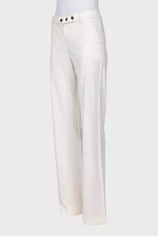 Straight-leg trousers with a zipper and buttons