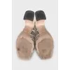 Leather sandals with a stable heel