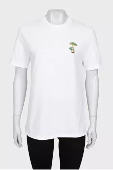 Straight T-shirt decorated with a patch