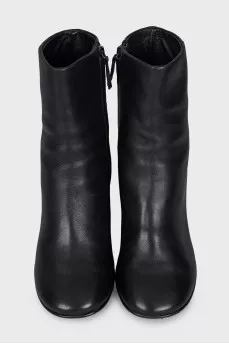 Wide toe ankle boots
