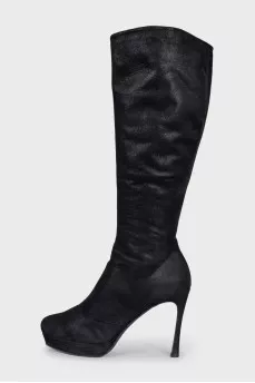 Insulated suede boots with heels