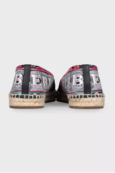 Espadrilles in a bright print