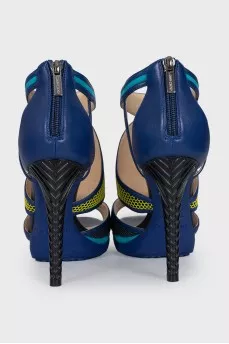 Leather sandals with a figured heel